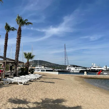 Avec Piscine Lägenhet