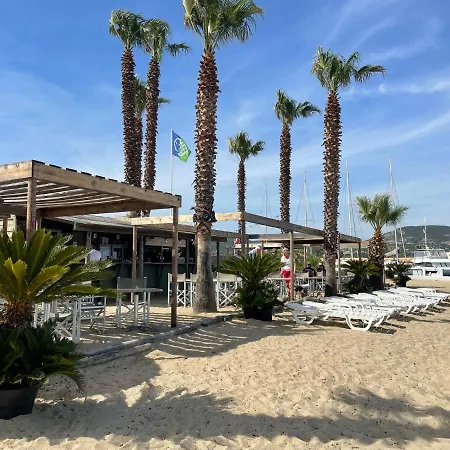 Avec Piscine Lägenhet *