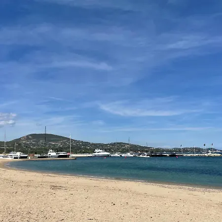 Avec Piscine Lägenhet