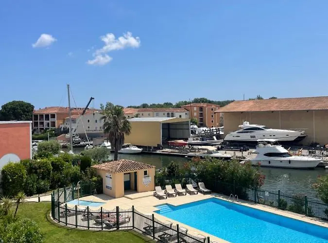 Avec Piscine
