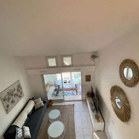 Avec Piscine Апартаменты *